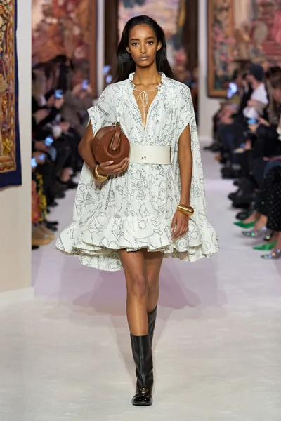 Look 3